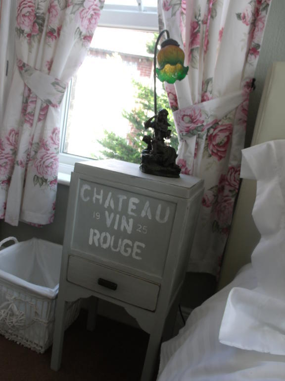 Hooray Henrys Bed & Breakfast Sheringham Dış mekan fotoğraf