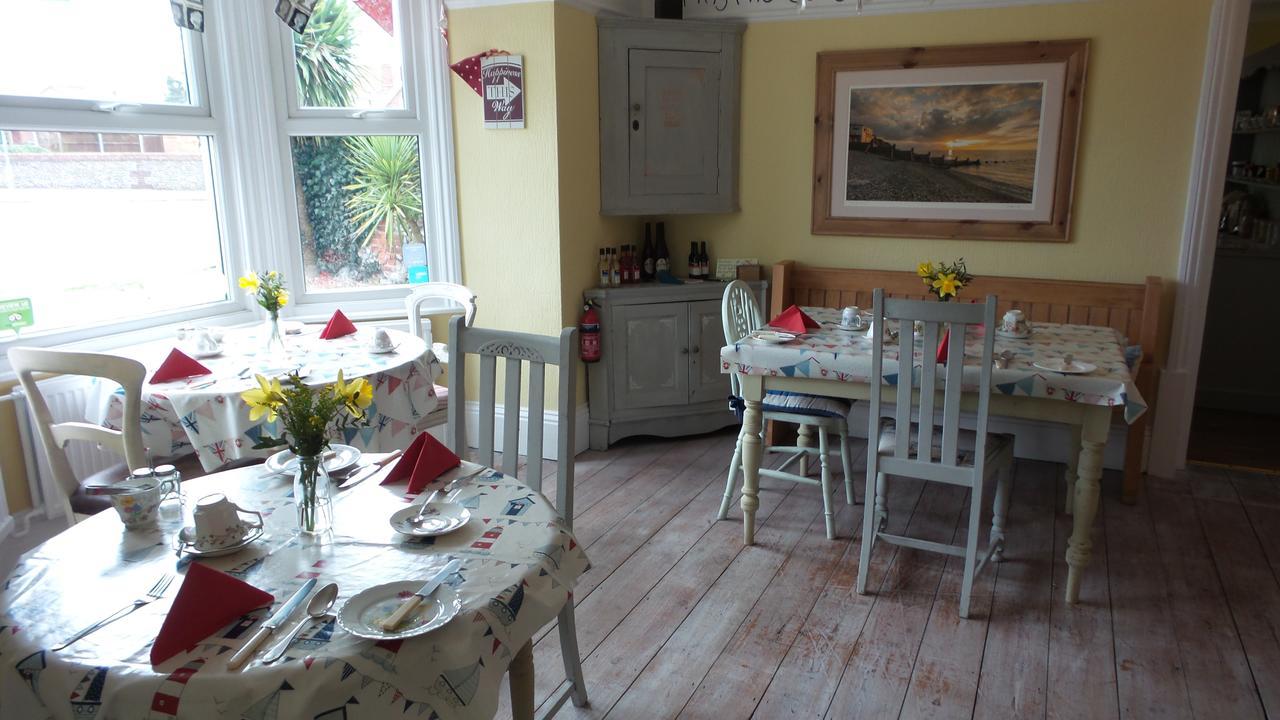 Hooray Henrys Bed & Breakfast Sheringham Dış mekan fotoğraf